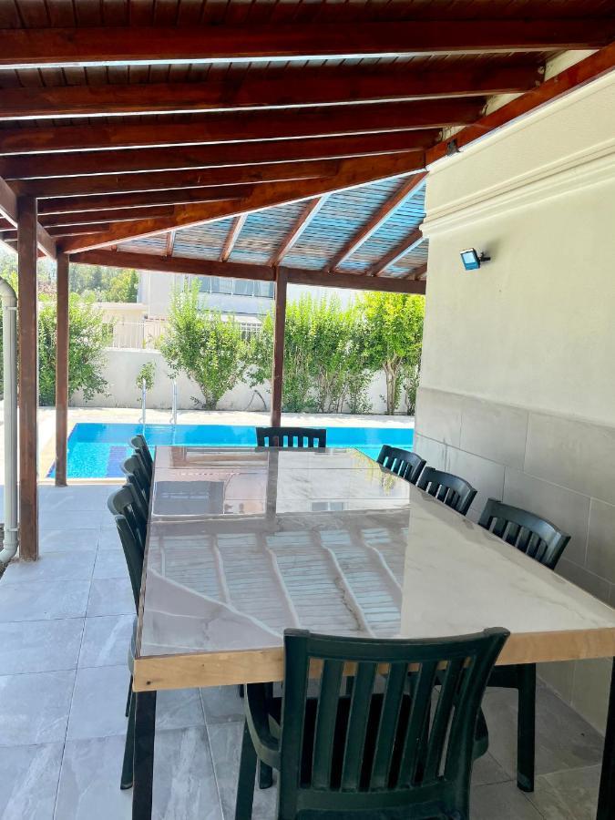 Anfora Villalari Villa *