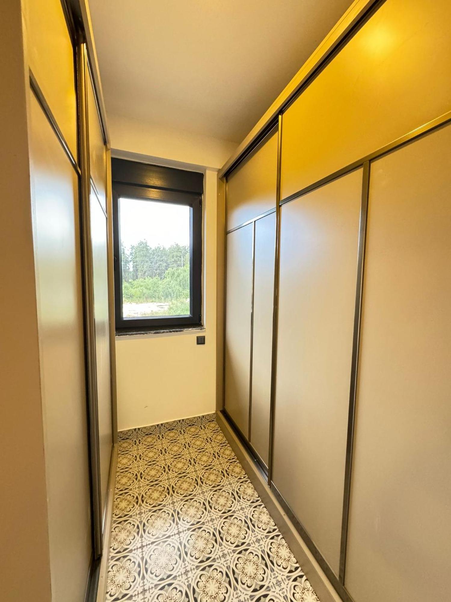 Anfora Villalari Willa Belek